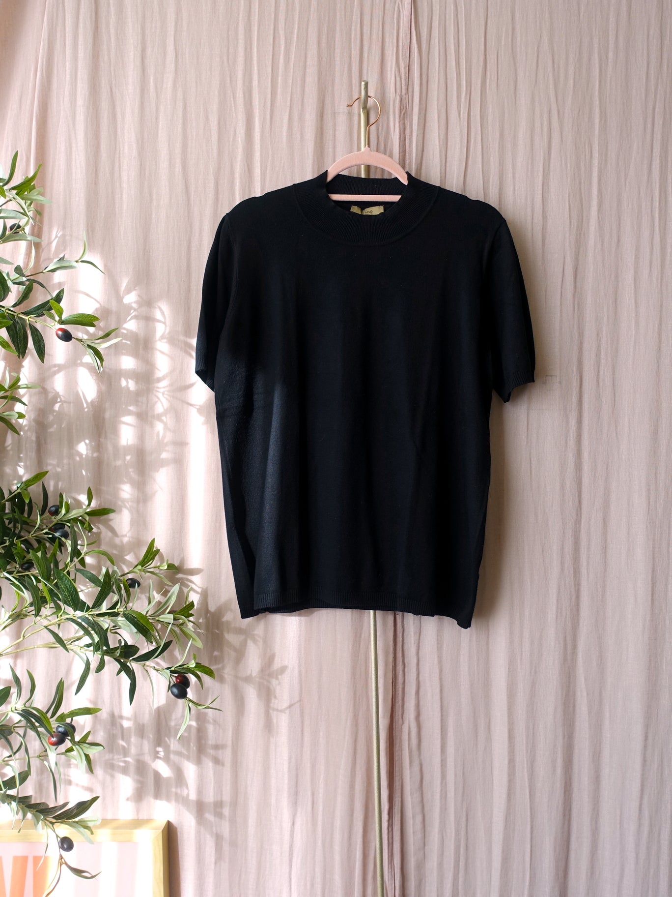 Gina the fine knitted tee zwart