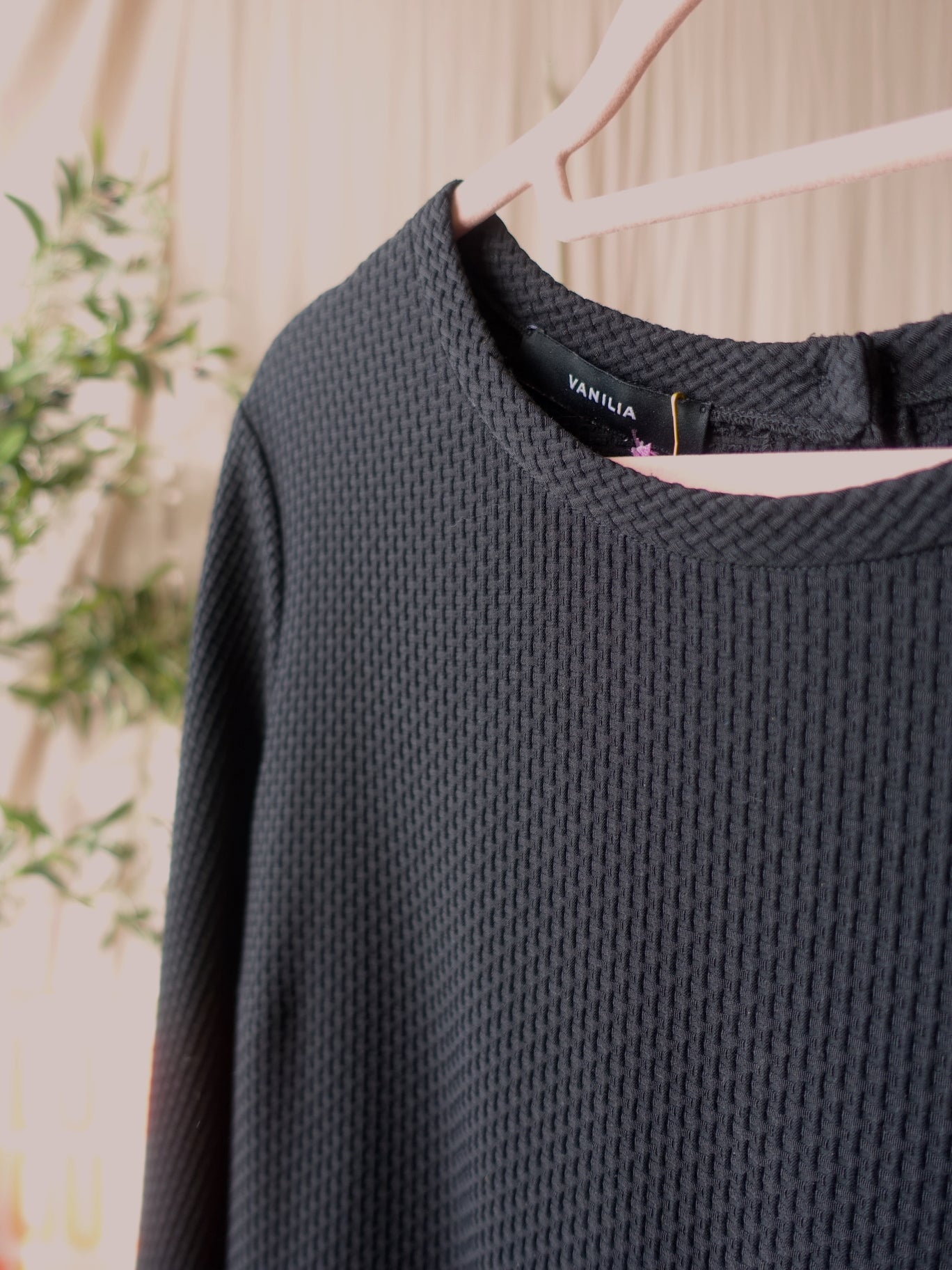 Vanilia waffle structured midi jurk zwart