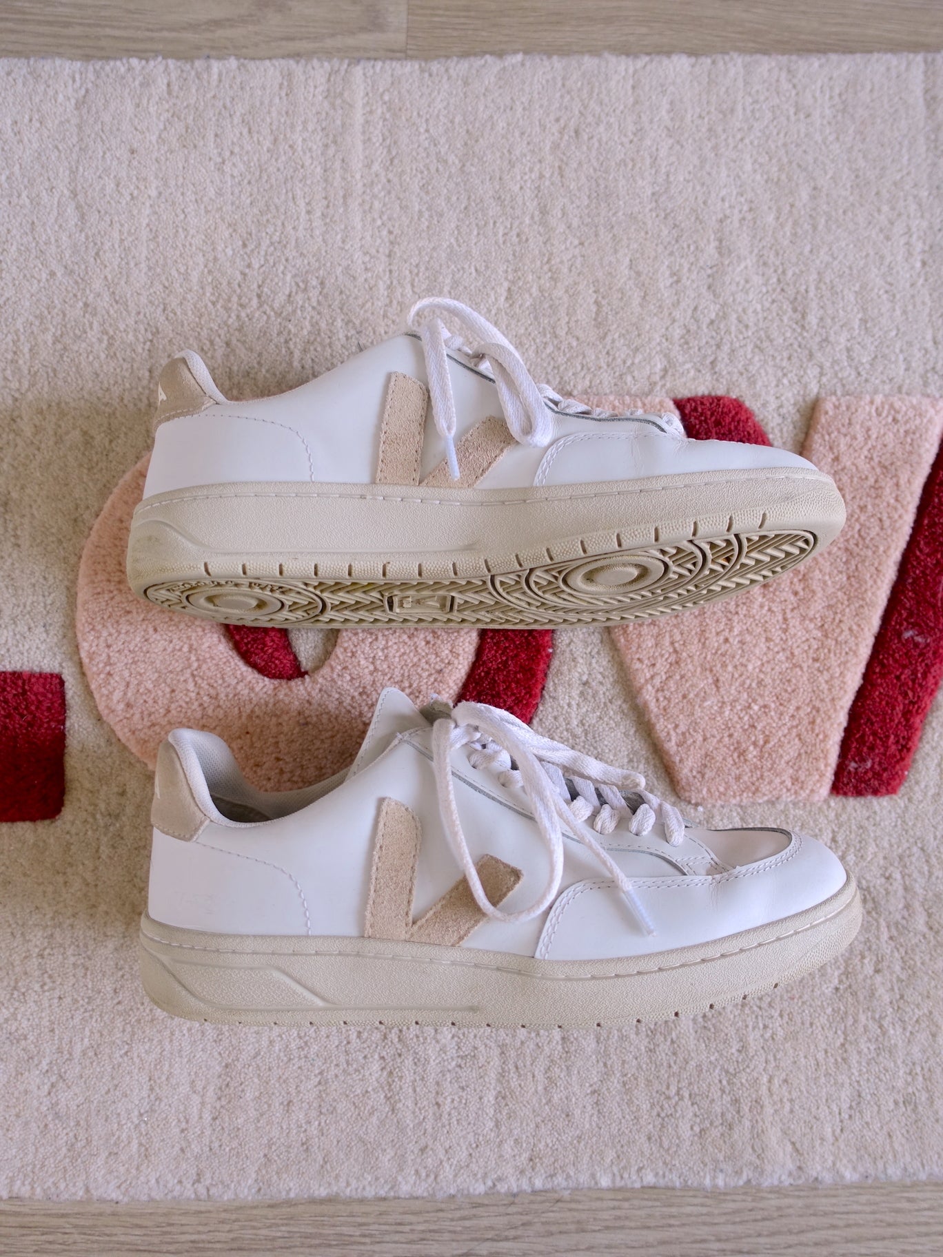 Veja V-12 leather sneakers extra white/sable