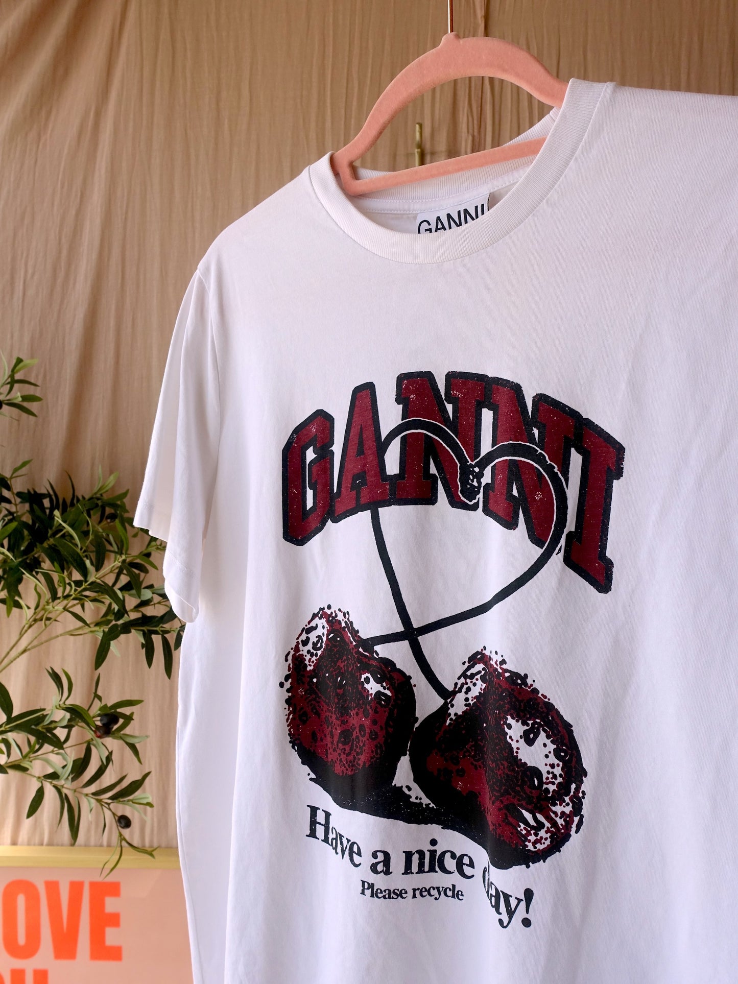 GANNI cherry organic t-shirt bright white / burgundy