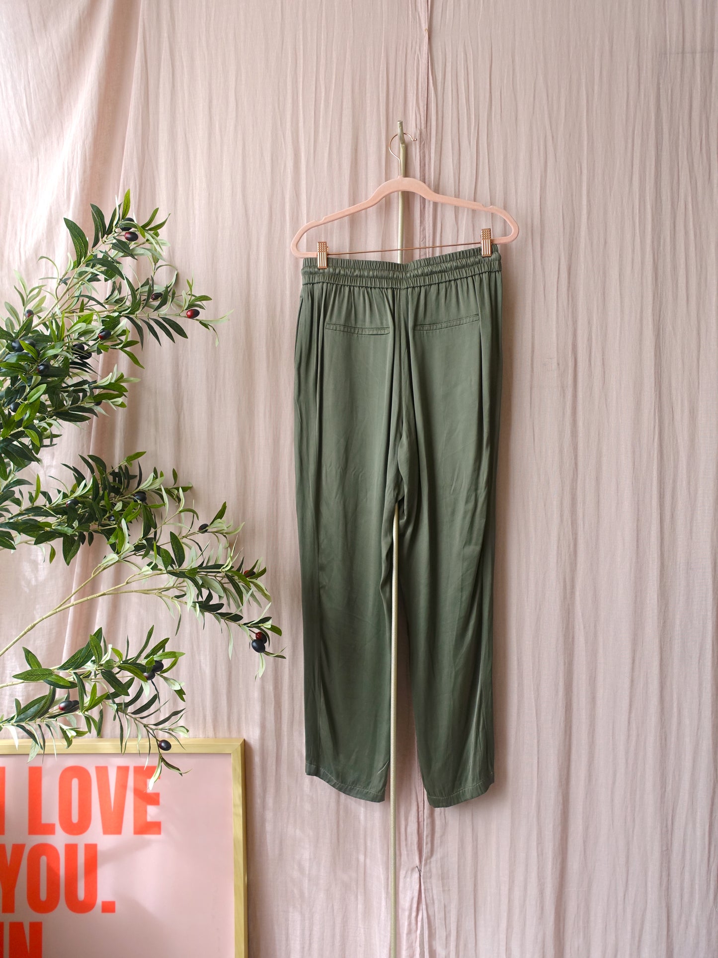 Yaya tapered satin pants olive