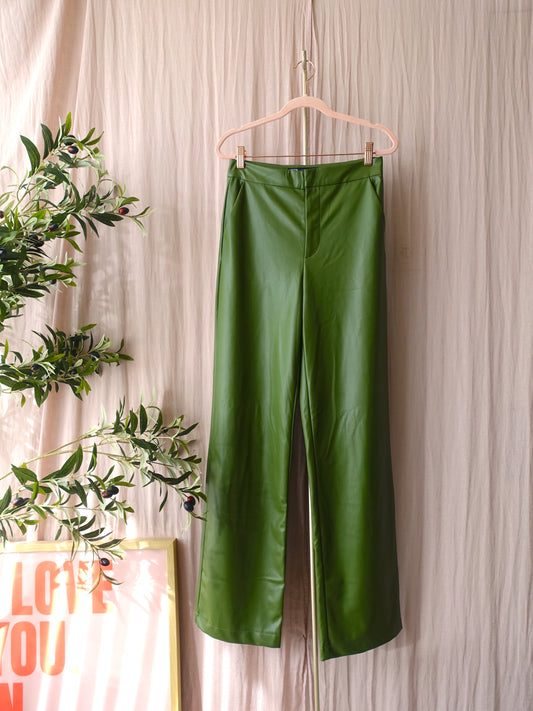 Zara preloved vegan leather high waist broek mosgroen