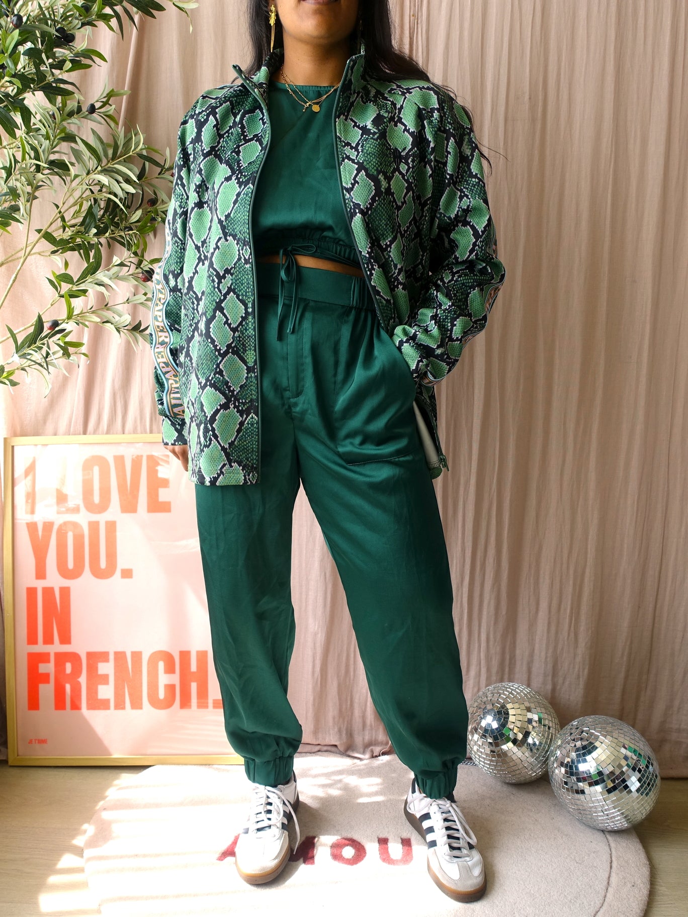Garota satin co-ord set emerald