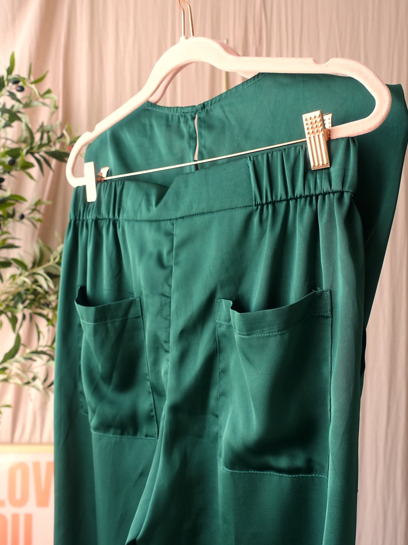 Garota satin co-ord set emerald
