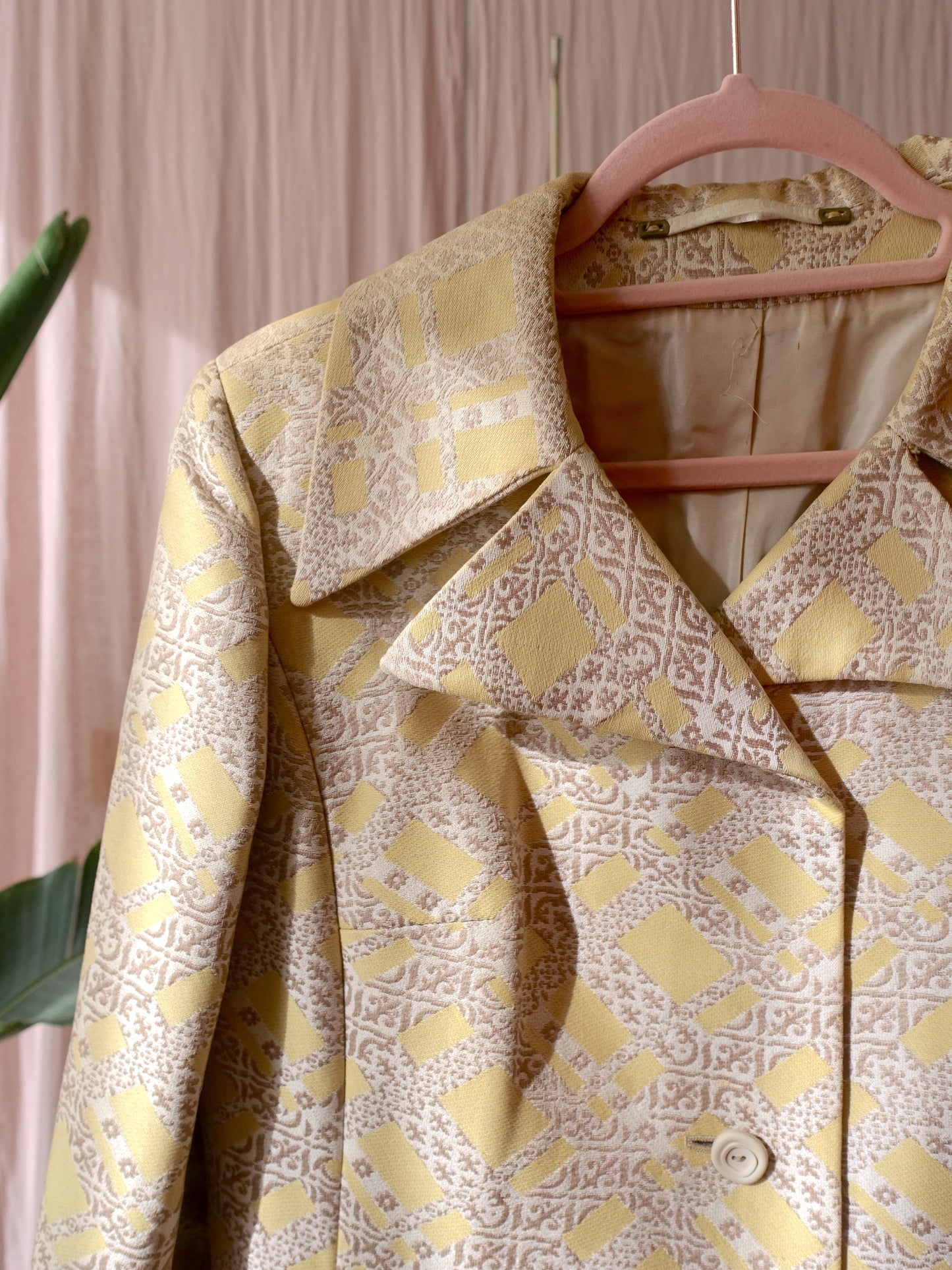 Vintage unique jacquard pastel Parisienne coat
