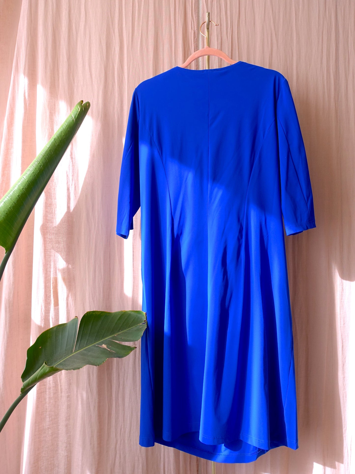Lovely Dress Halina travelstof jurk kobalt