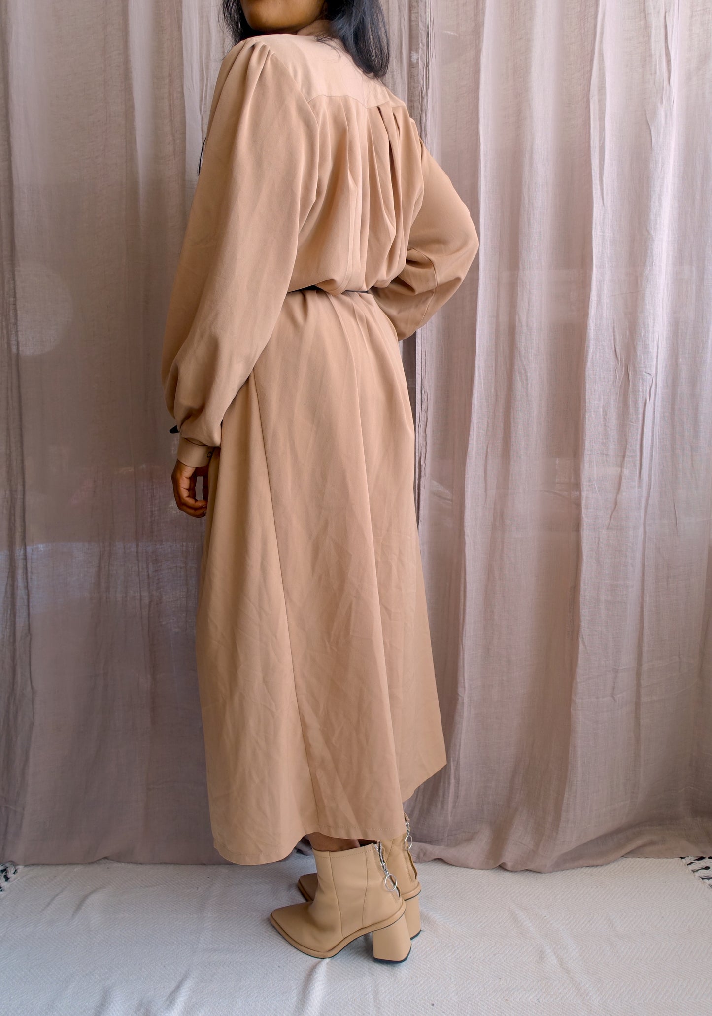 Vintage handmade bohemian maxi jurk camel